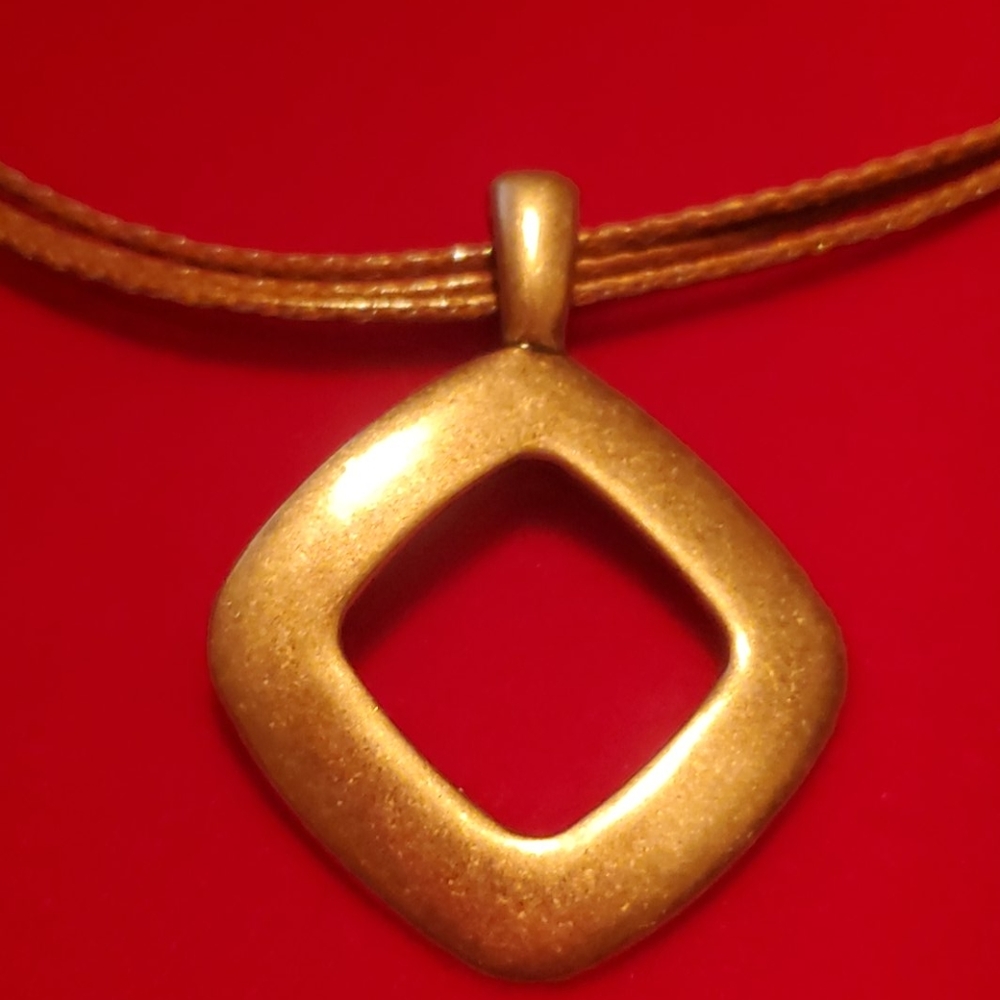 Necklace - Picture 2 of 5